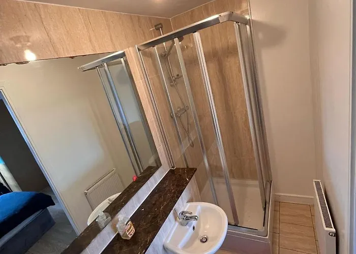 Superb En-suite Triple Pensión 3*